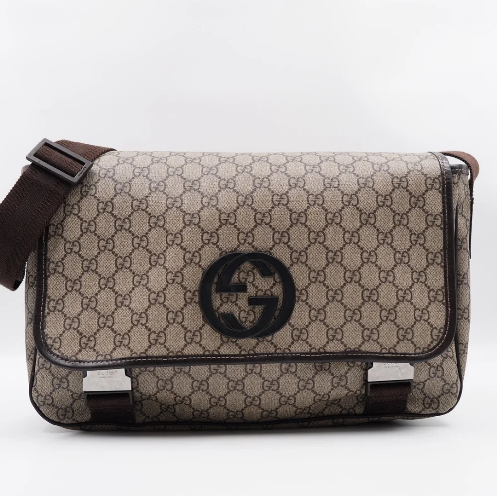CC29 ❤️ Gucci GG Interlocking Coated Canvas Messenger Bag